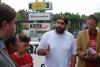 Der Ehemann von Gazale Salame, Ahmed Siala, im Gespräch mit Innenminster Schünemann
